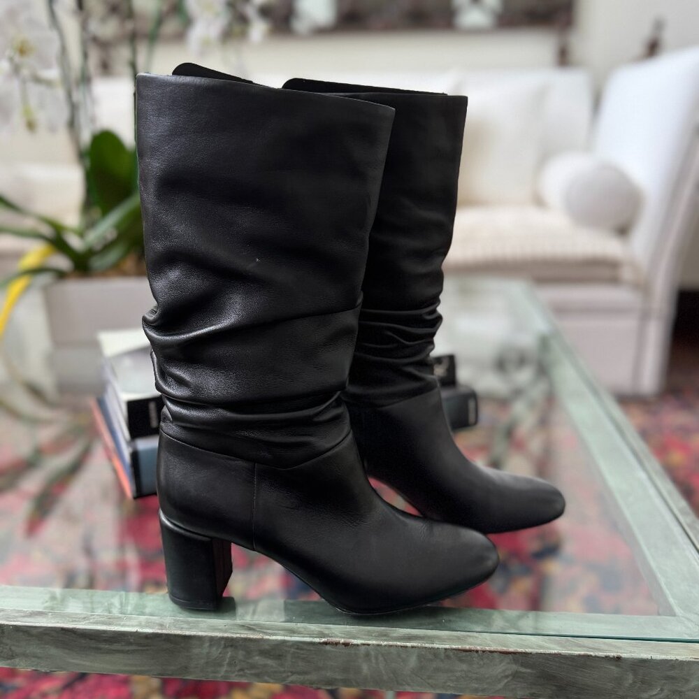Via Spiga Black Slouchy Boot V-Naren Slip On Block Heel Size 7